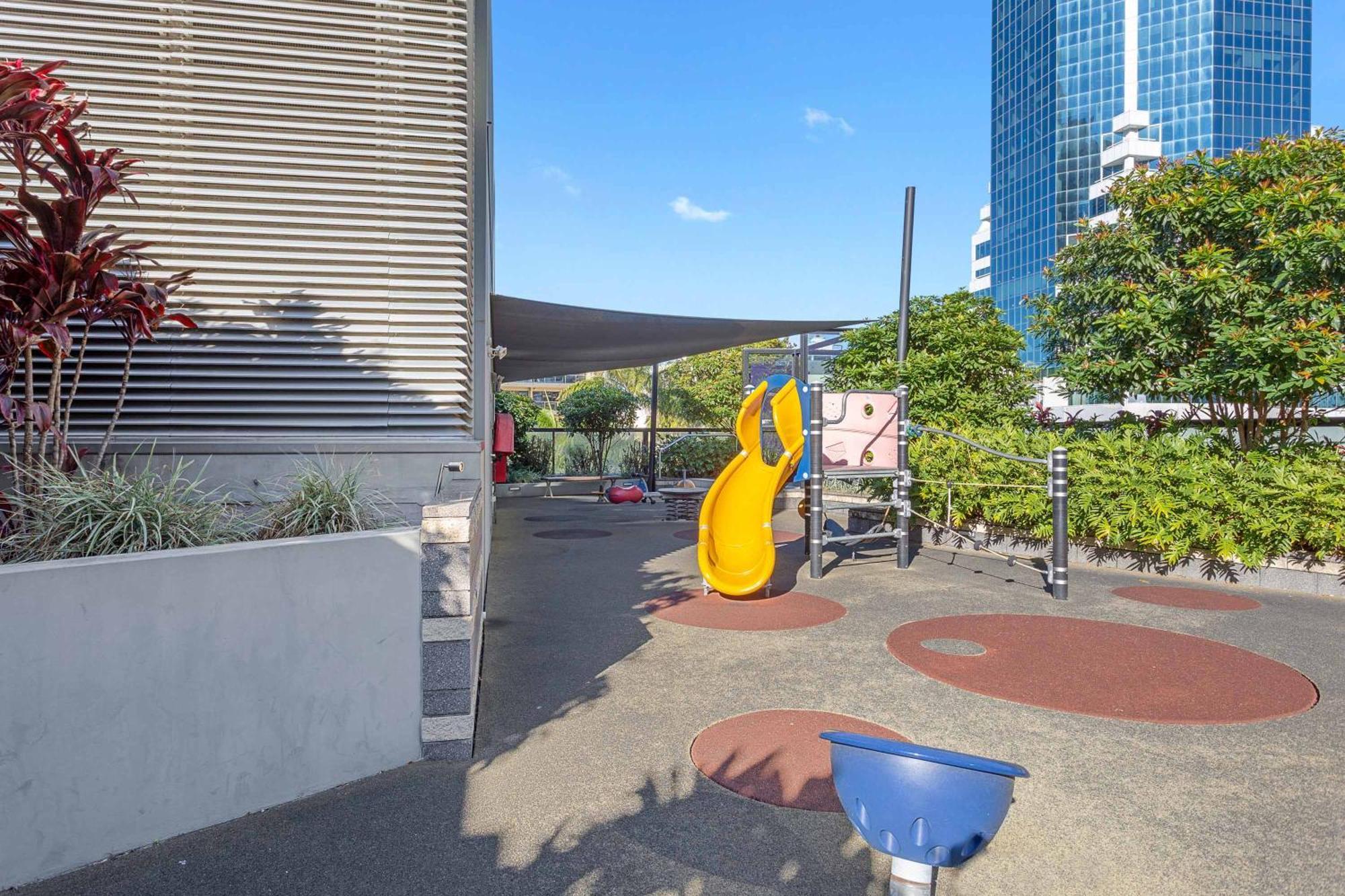 Holiday Holiday Circle On Cavill Apartments Gold Coast Exterior photo