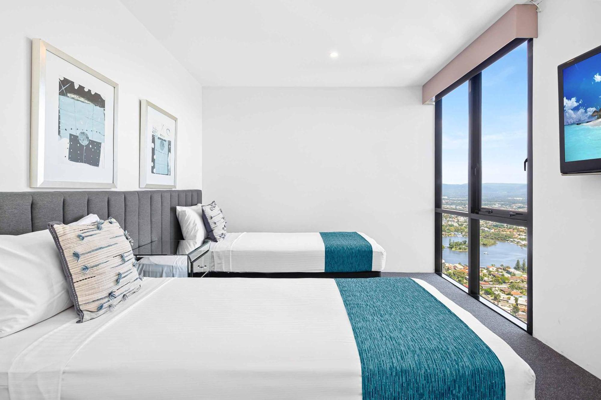 Holiday Holiday Circle On Cavill Apartments Gold Coast Room photo