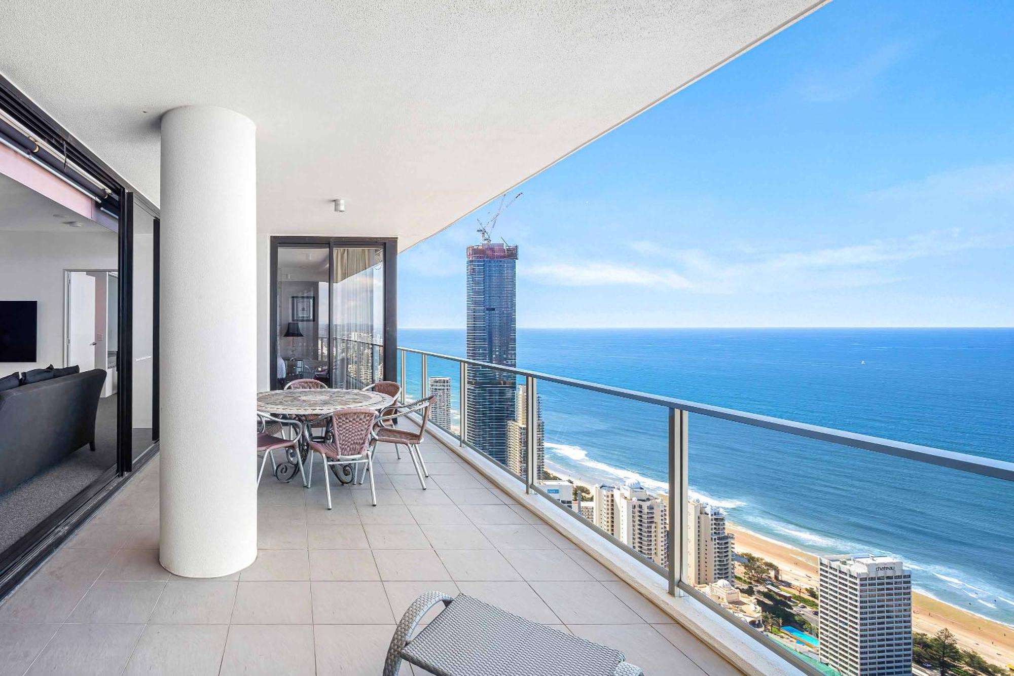 Holiday Holiday Circle On Cavill Apartments Gold Coast Room photo