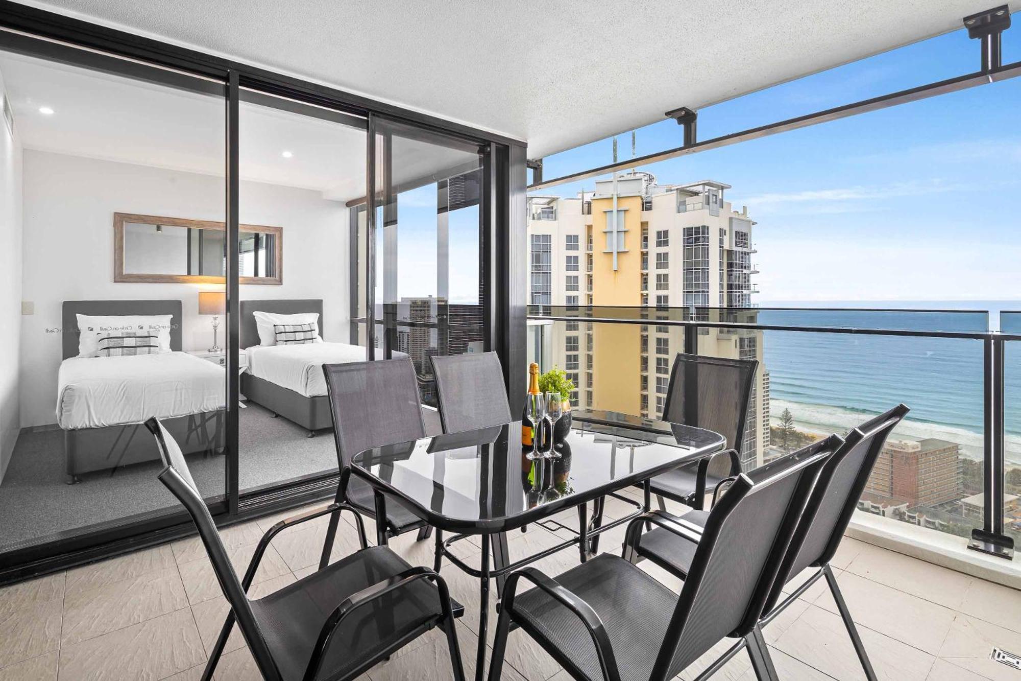Holiday Holiday Circle On Cavill Apartments Gold Coast Room photo