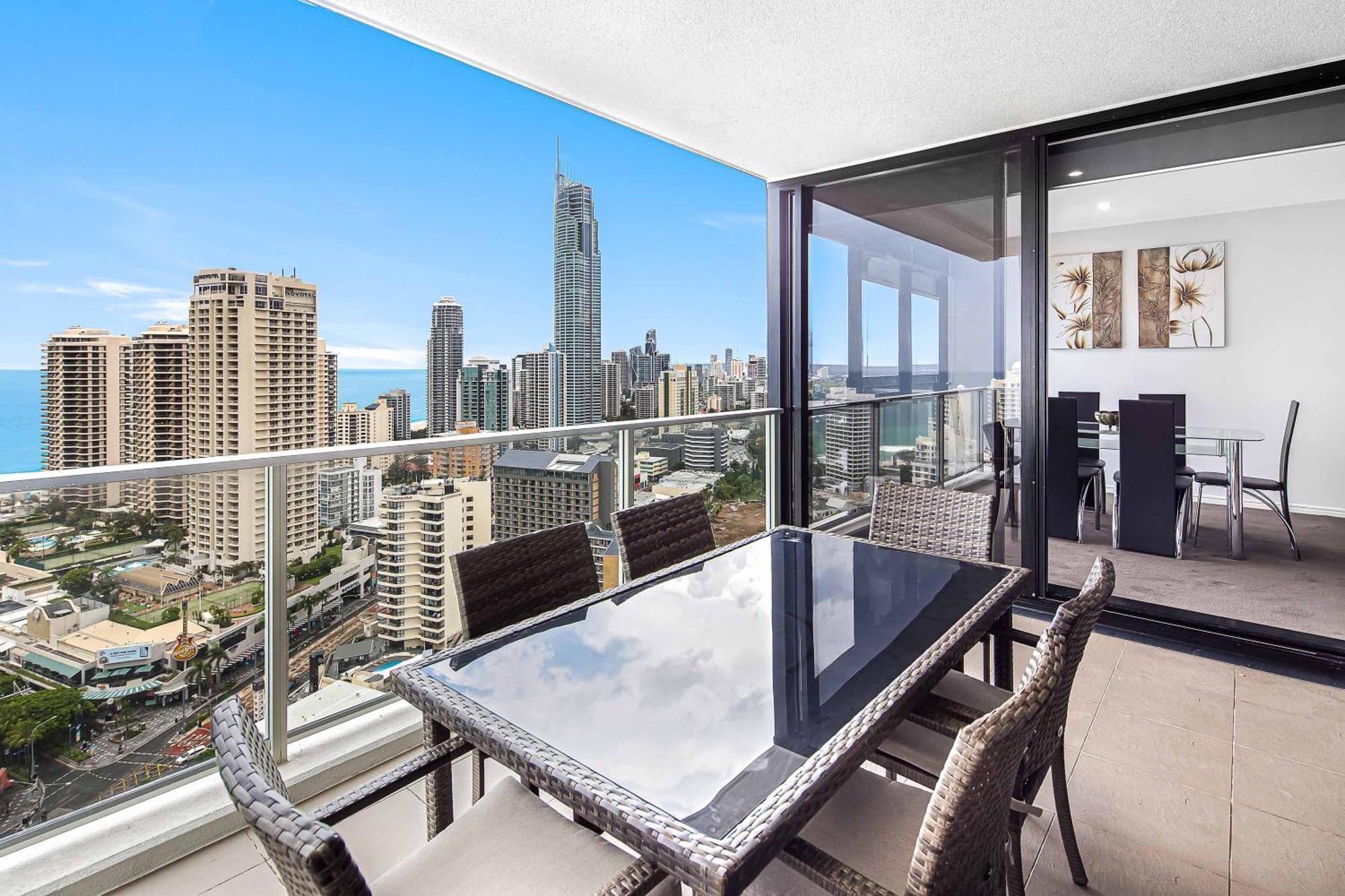 Holiday Holiday Circle On Cavill Apartments Gold Coast Room photo