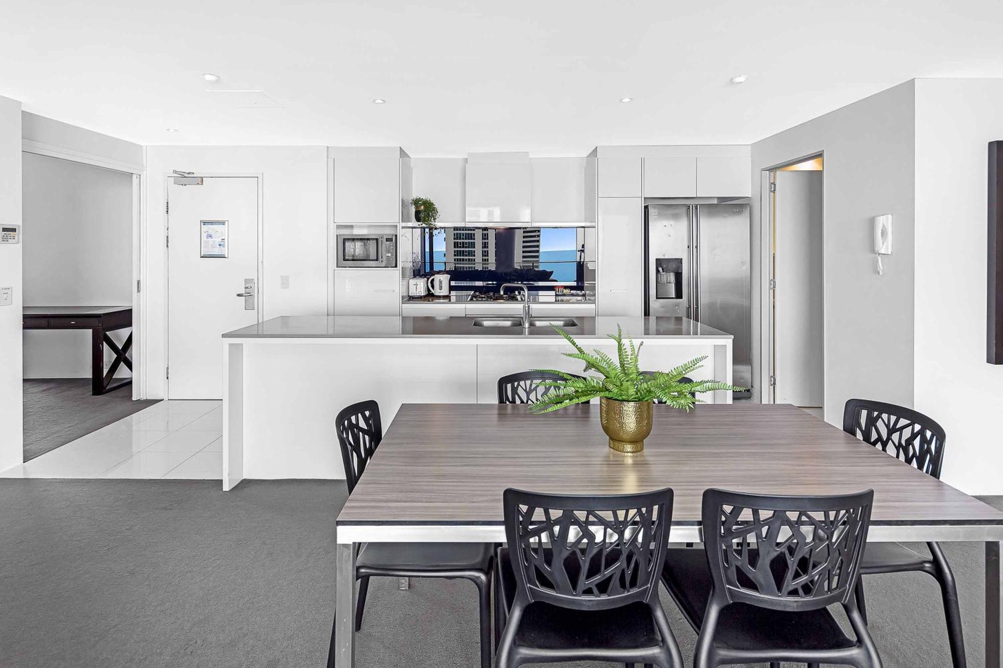 Holiday Holiday Circle On Cavill Apartments Gold Coast Room photo