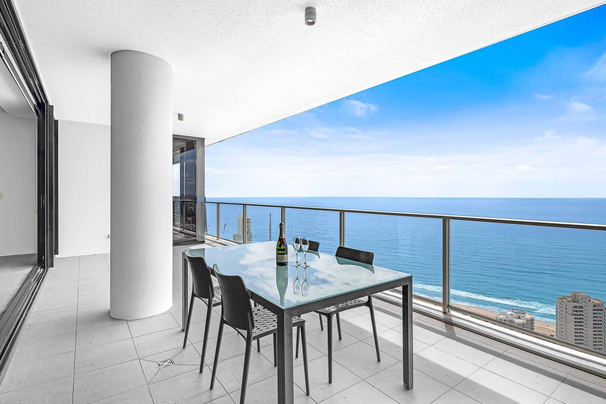 Holiday Holiday Circle On Cavill Apartments Gold Coast Room photo