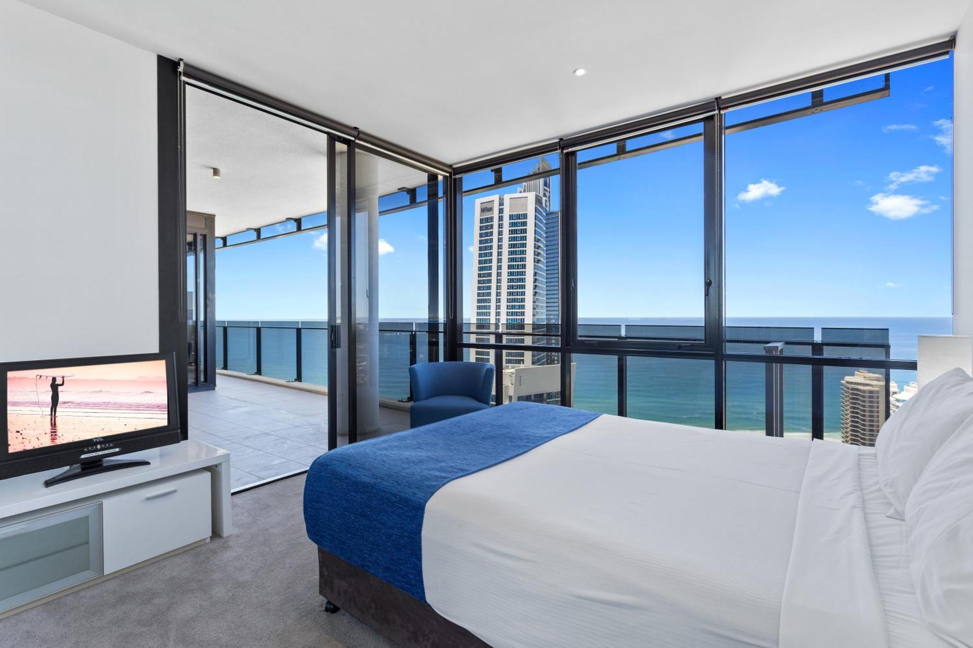 Holiday Holiday Circle On Cavill Apartments Gold Coast Exterior photo