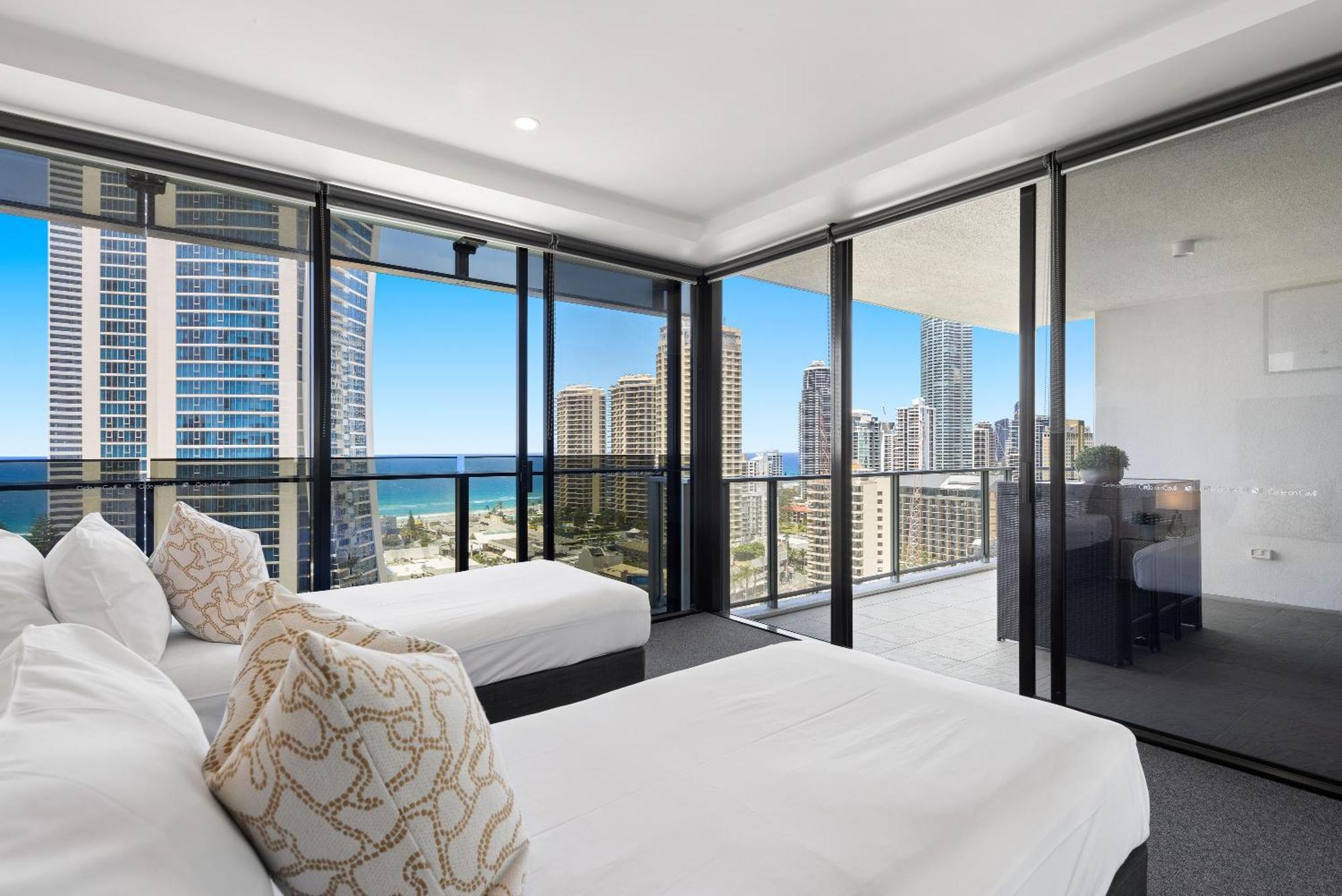 Holiday Holiday Circle On Cavill Apartments Gold Coast Room photo